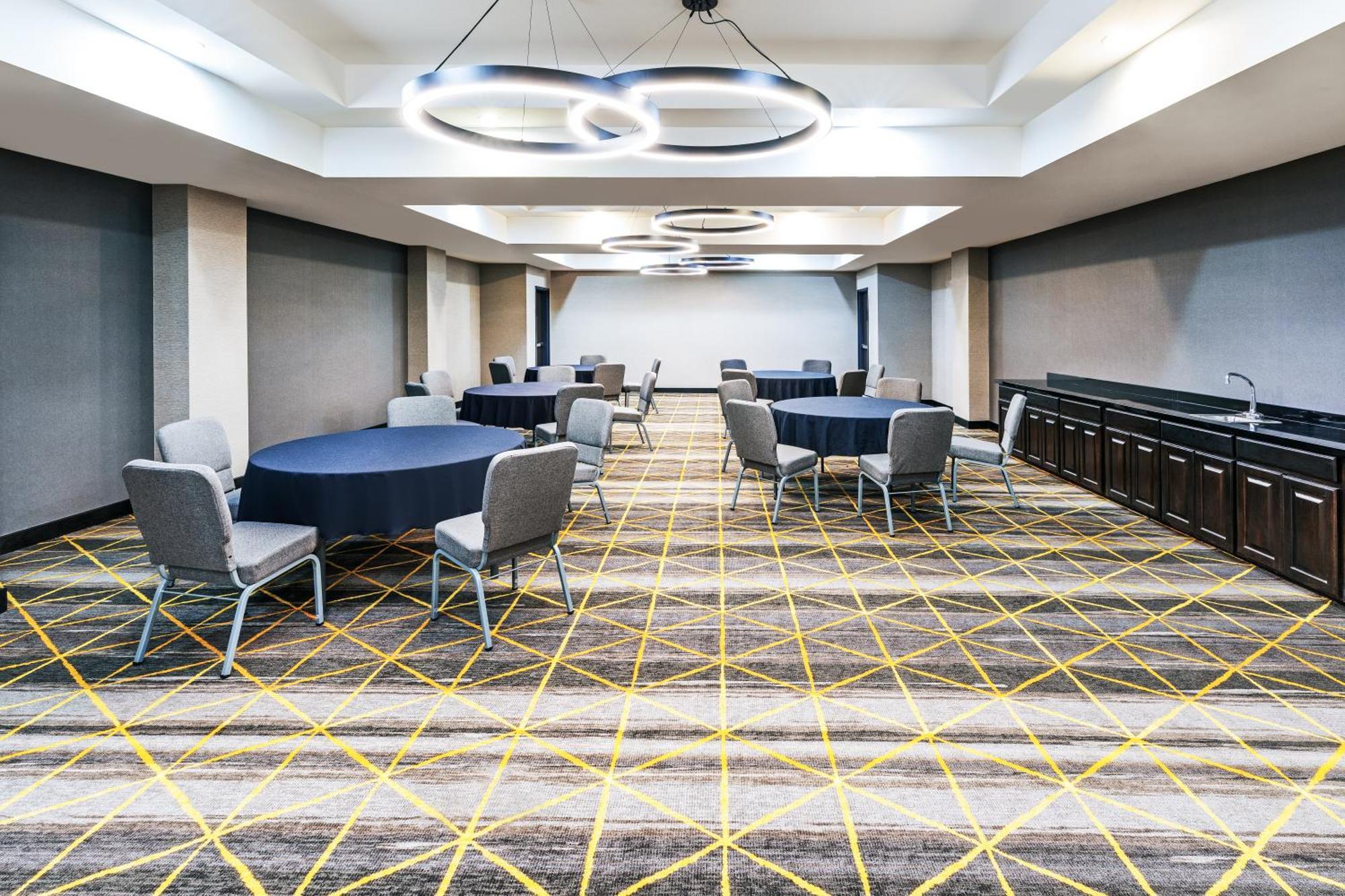 Hotel & Stillwater-university West By Ihg Stillwater